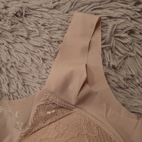 Lace Bra Size Large - Picture 6 of 8